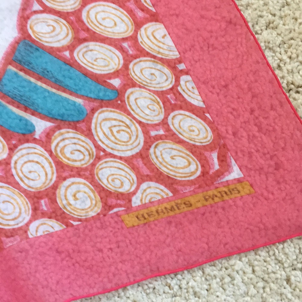 ***SOLD*** AUTH Hermès 90cm 100% Silk Mousseline - Picture 3 of 7